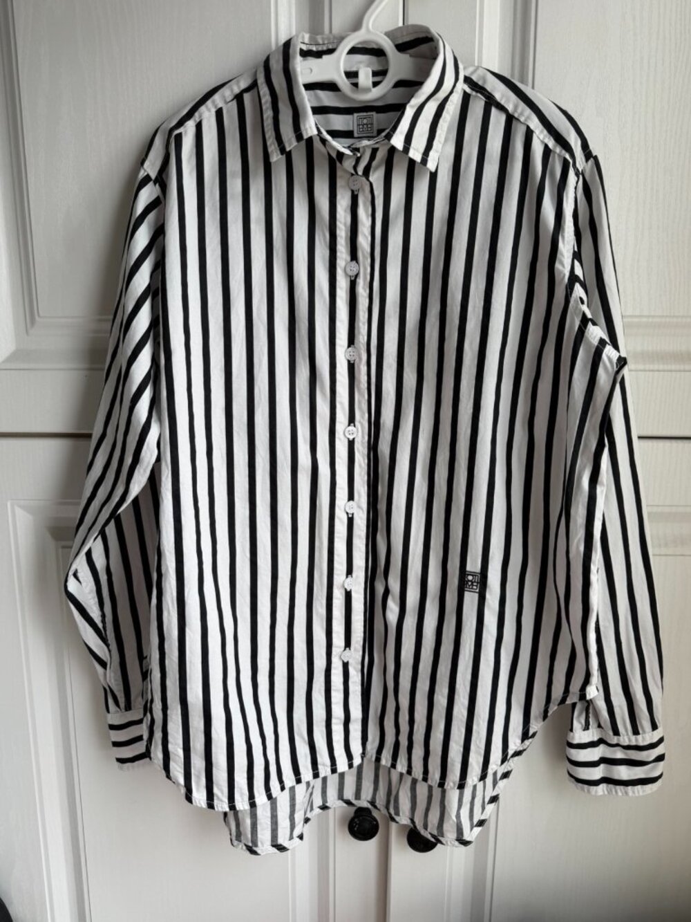 Toteme Striped Long-Sleeve Button-Up Shirt - Black & White size XS